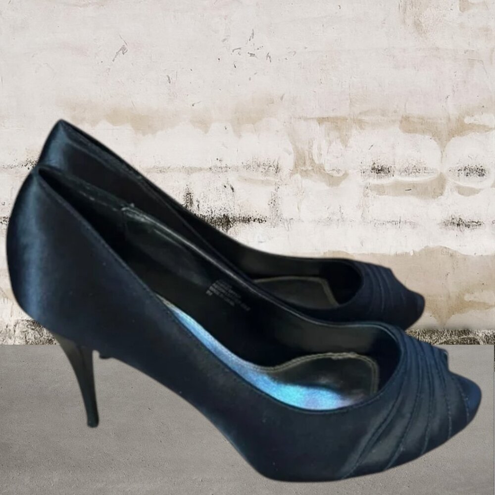 White House Black Market Women's Elegant Black Peep-Toe Heels Size 8 - Picture 6 of 8
